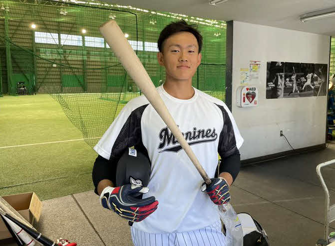 2軍開幕戦で初打席初球本塁打を放ったロッテ山本大斗（球団提供）