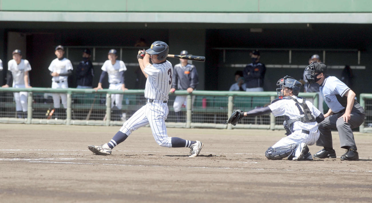 3安打2打点で勝利に貢献した東海大海洋の清水