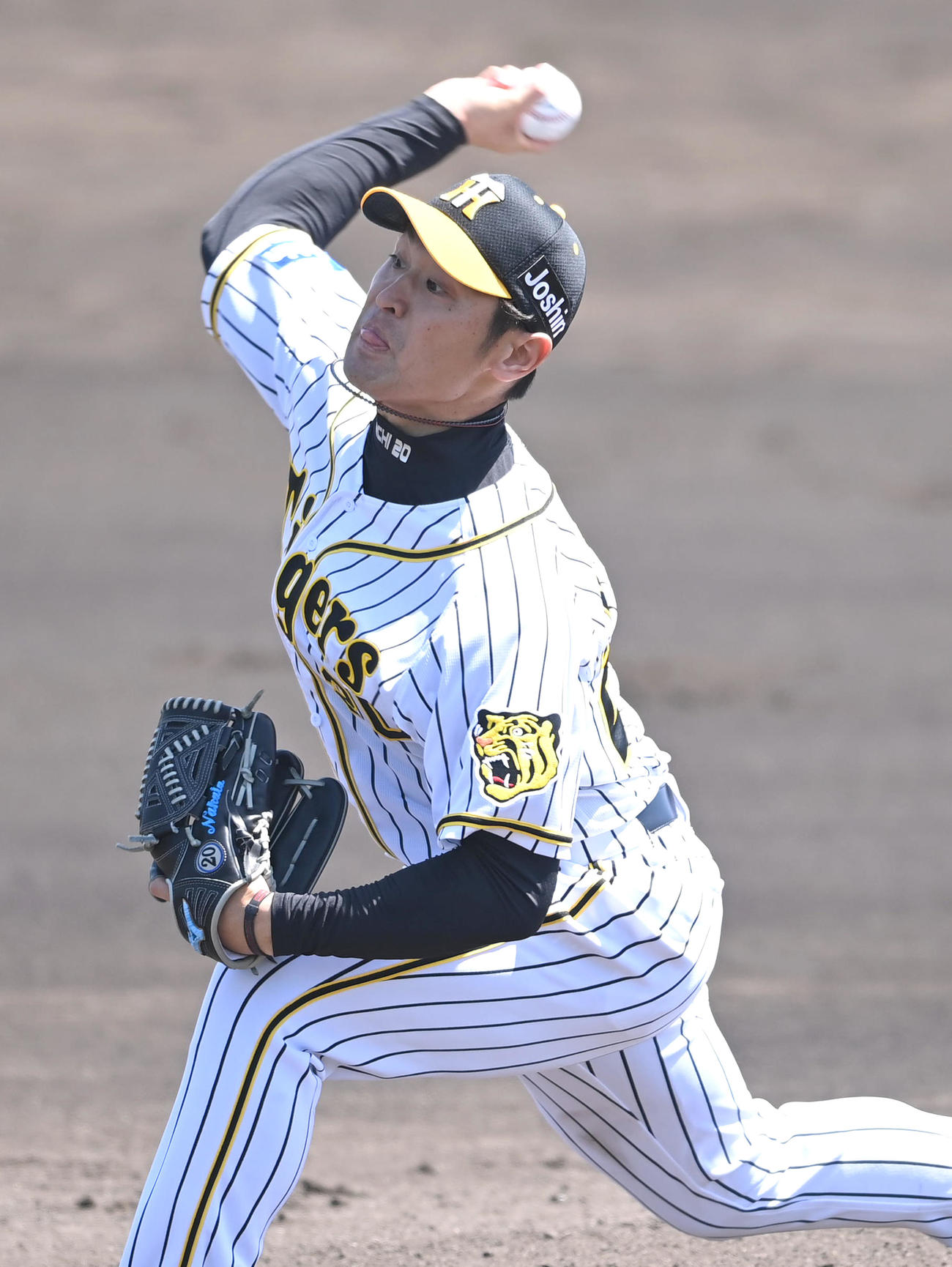 阪神2軍対大和高田　先発の阪神中田賢一（代表撮影）
