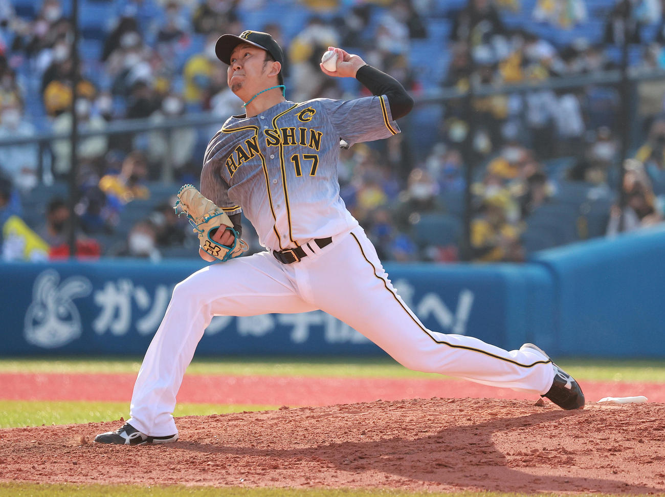 DeNA対阪神　力投する阪神岩貞（撮影・野上伸悟）