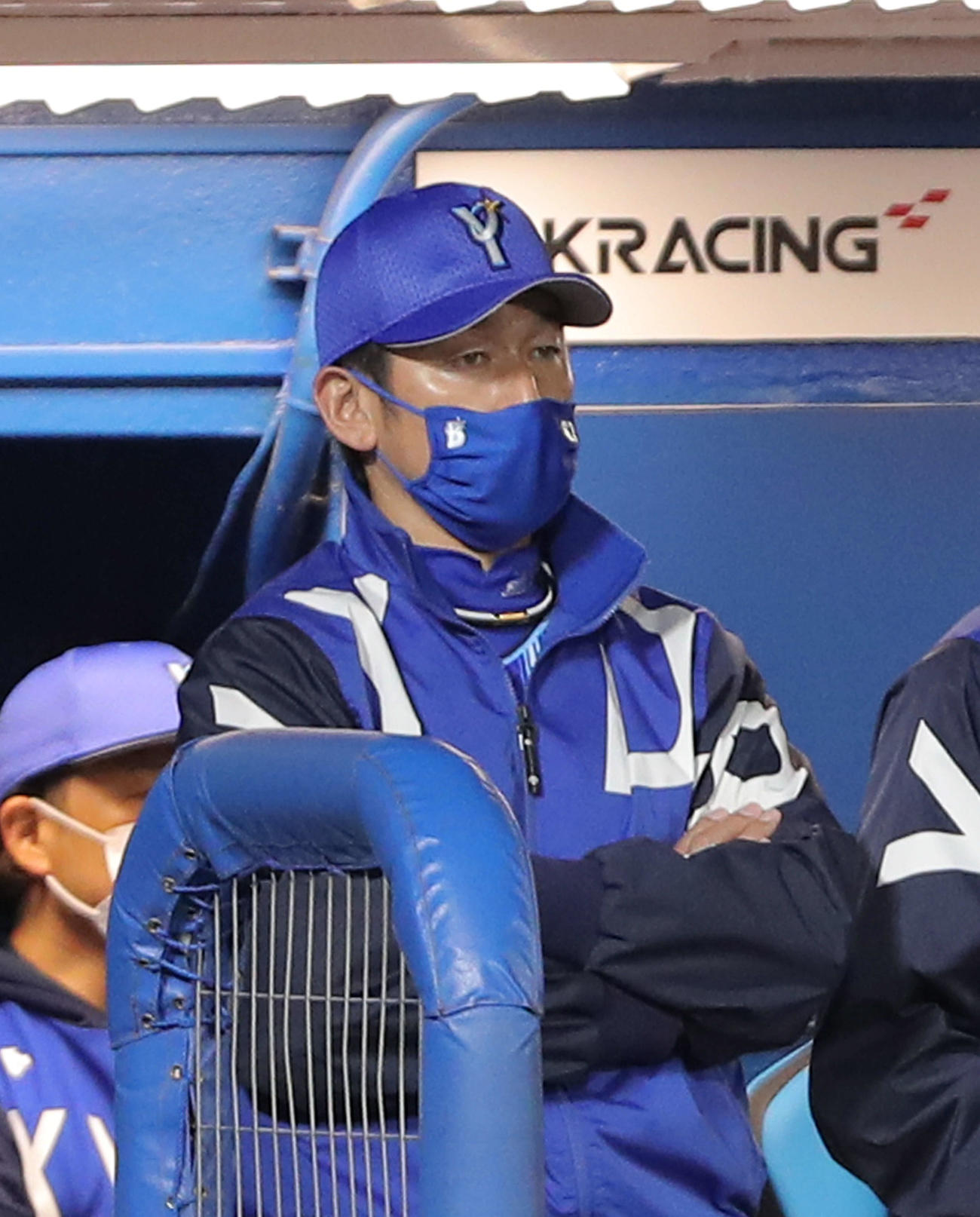 ヤクルト対DeNA　ヤクルトに敗れ、浮かない表情の三浦監督（撮影・河田真司）