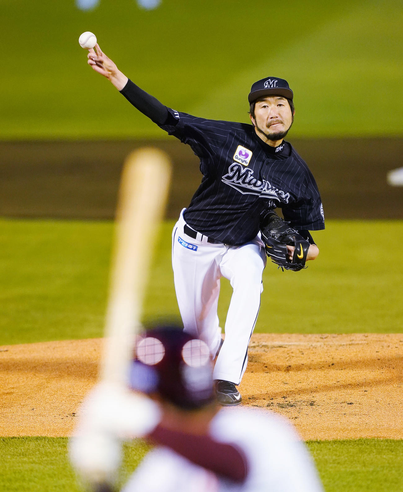 楽天戦に先発し、7回を7安打1失点に抑え今季初勝利を挙げたロッテ石川（撮影・菅敏）
