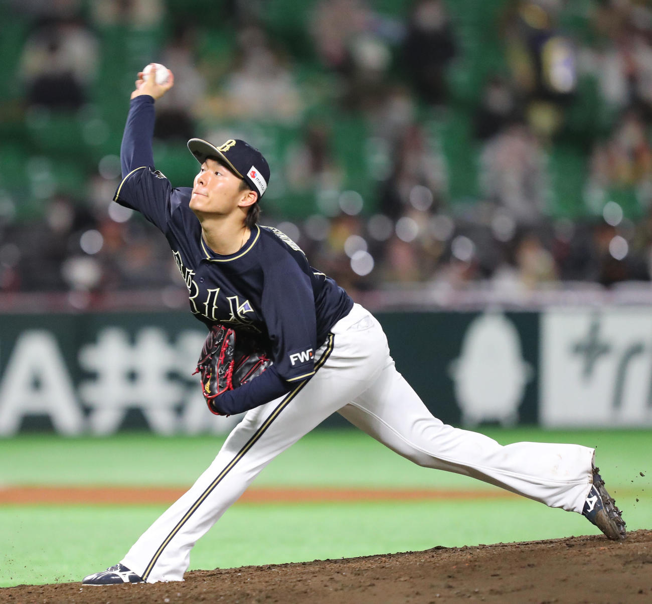 ソフトバンク対オリックス　力投するオリックス先発山本（撮影・梅根麻紀）