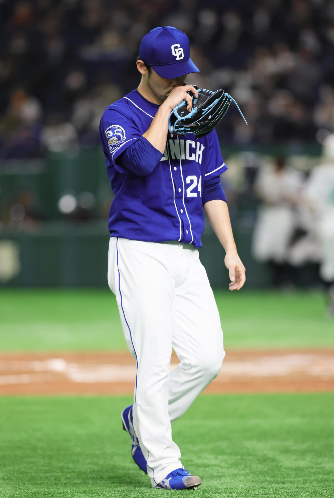 巨人対中日　序盤で5点を失い苦しい投球の中日福谷（撮影・足立雅史）