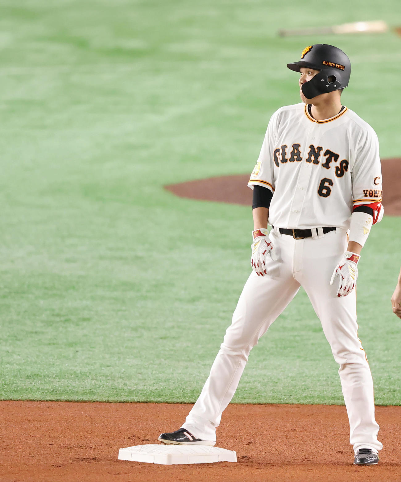 巨人対中日　1回裏巨人無死、二塁打を放ち目を見開く坂本勇（撮影・垰建太）