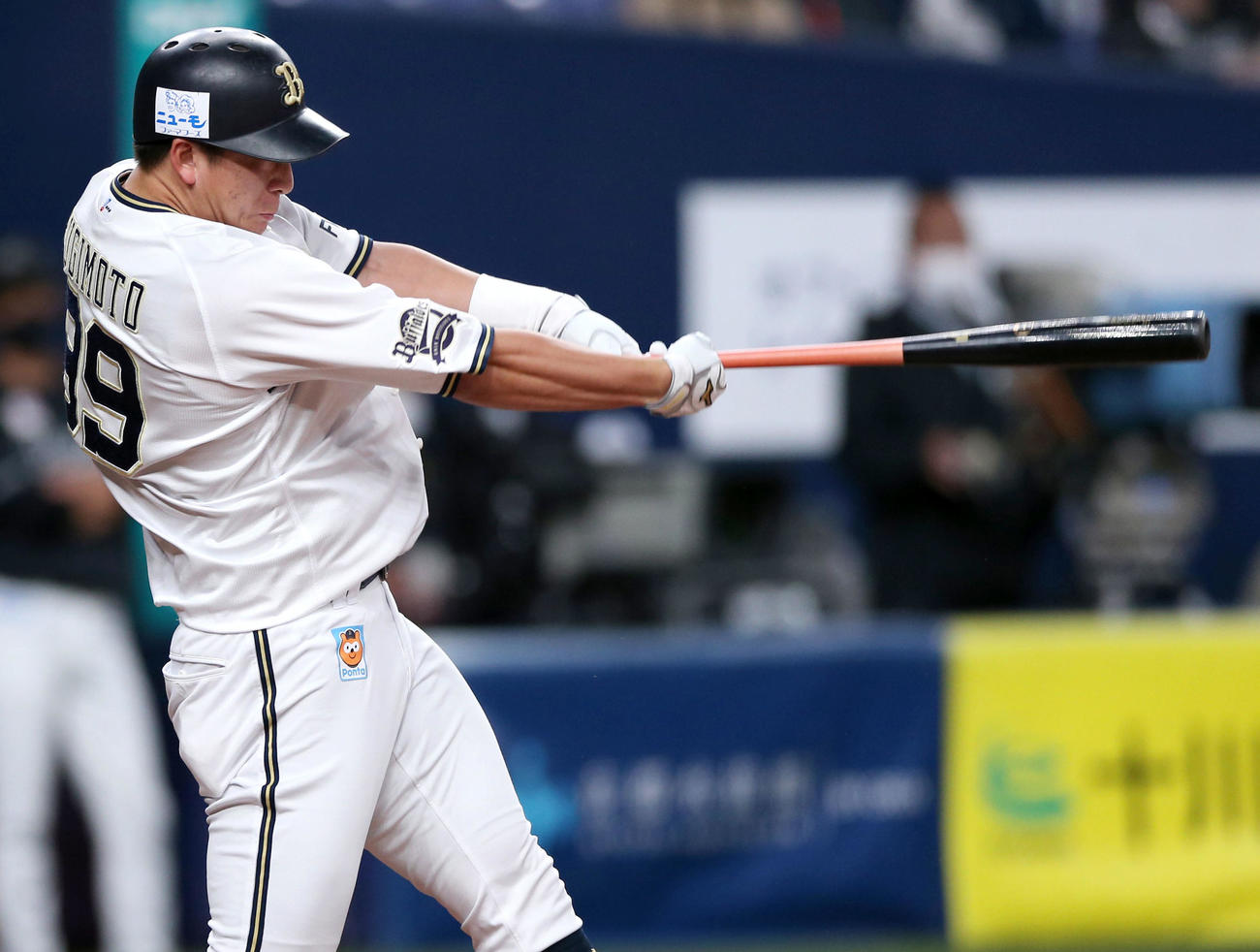 オリックス対ロッテ　2回裏オリックス1死、杉本は左越え本塁打を放つ（撮影・上山淳一）
