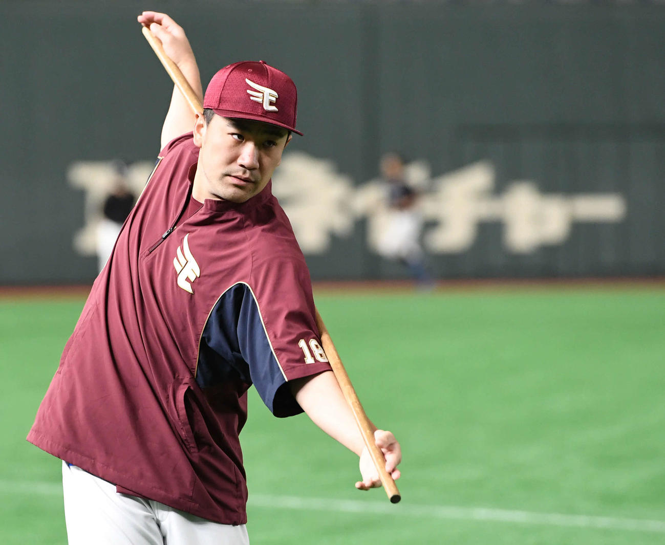 「棒トレ」に励む楽天田中将（撮影・山崎安昭）