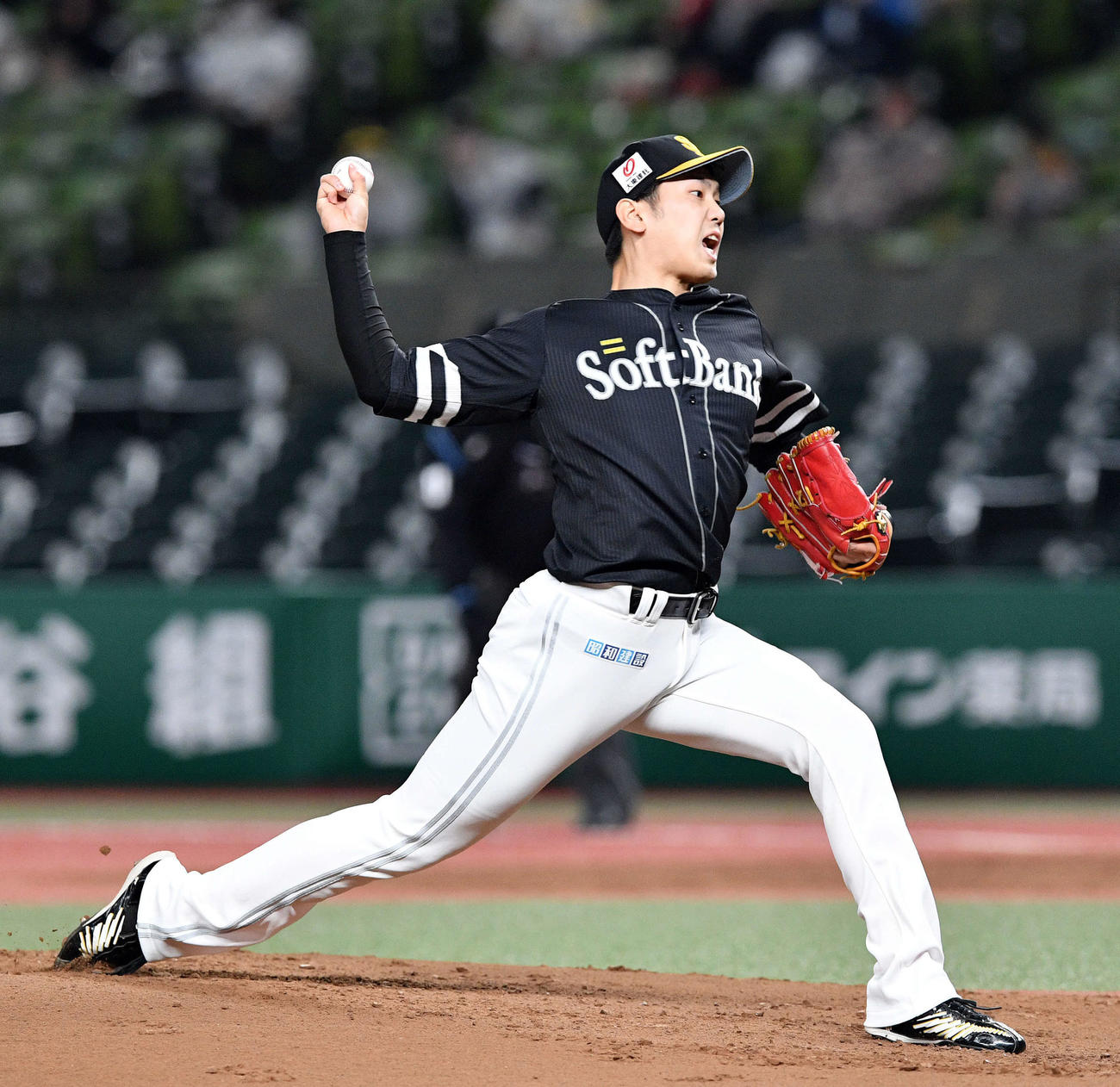 西武対ソフトバンク　ソフトバンク先発の石川（撮影・滝沢徹郎）