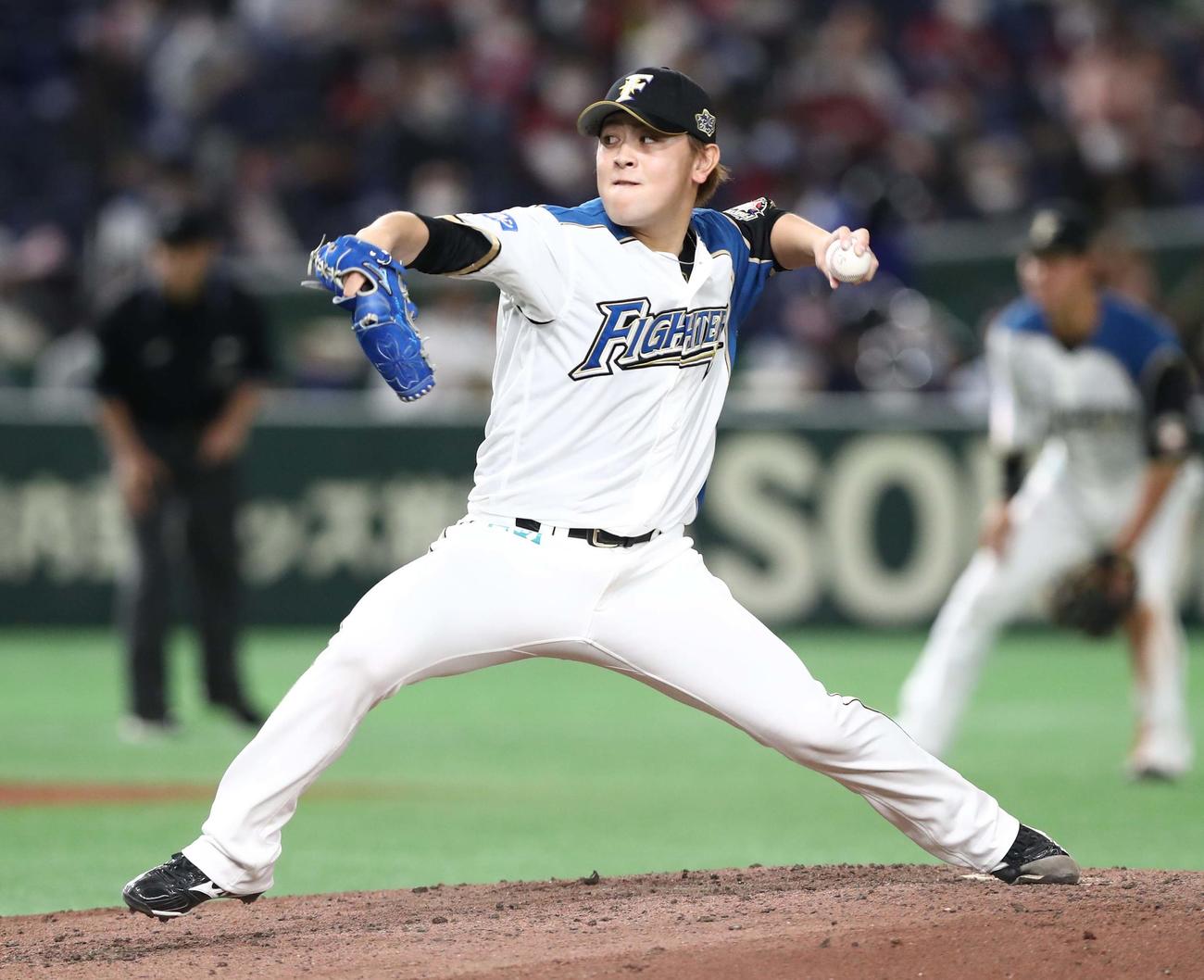 日本ハム対楽天　4回から登板の河野（撮影・黒川智章）