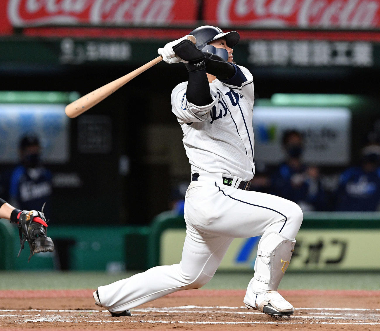 西武対ソフトバンク　6回裏西武1死、森は勝ち越しの右越えソロ本塁打を放つ（撮影・滝沢徹郎）