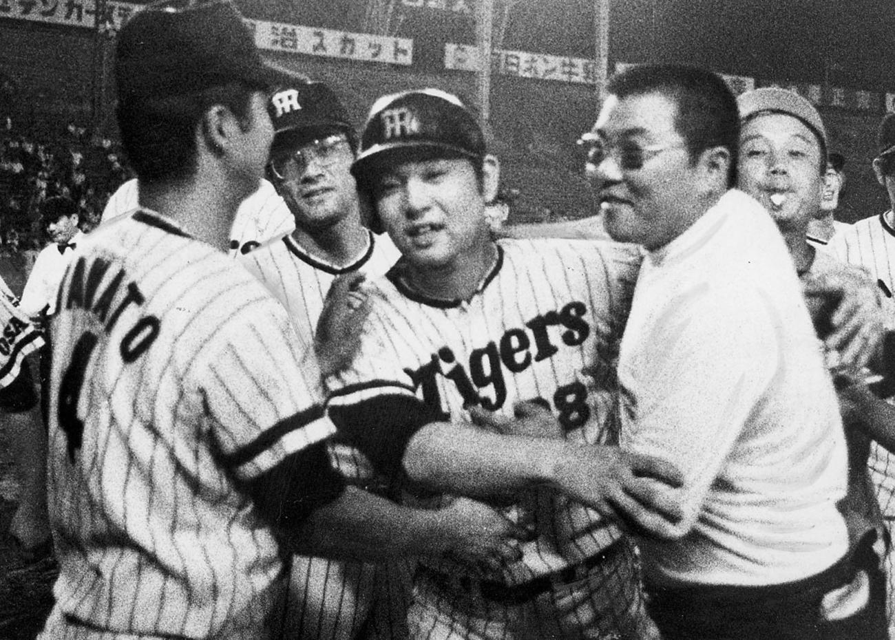 延長11回、自らのサヨナラ本塁打で勝利を飾り、中日戦でノーヒットノーランを達成した阪神・江夏豊（1973年8月30日）