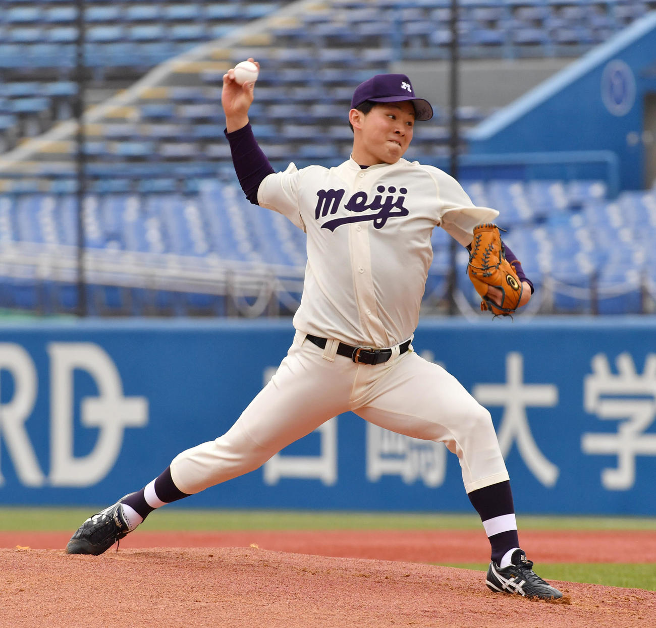 明大対東大　先発した明大・竹田（撮影・柴田隆二）