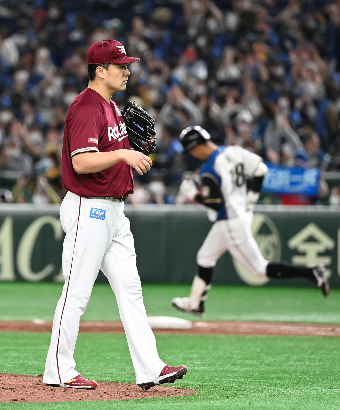 日本ハム対楽天　2回裏日本ハム無死、田中将は石井にソロ本塁打を許す（撮影・山崎安昭）