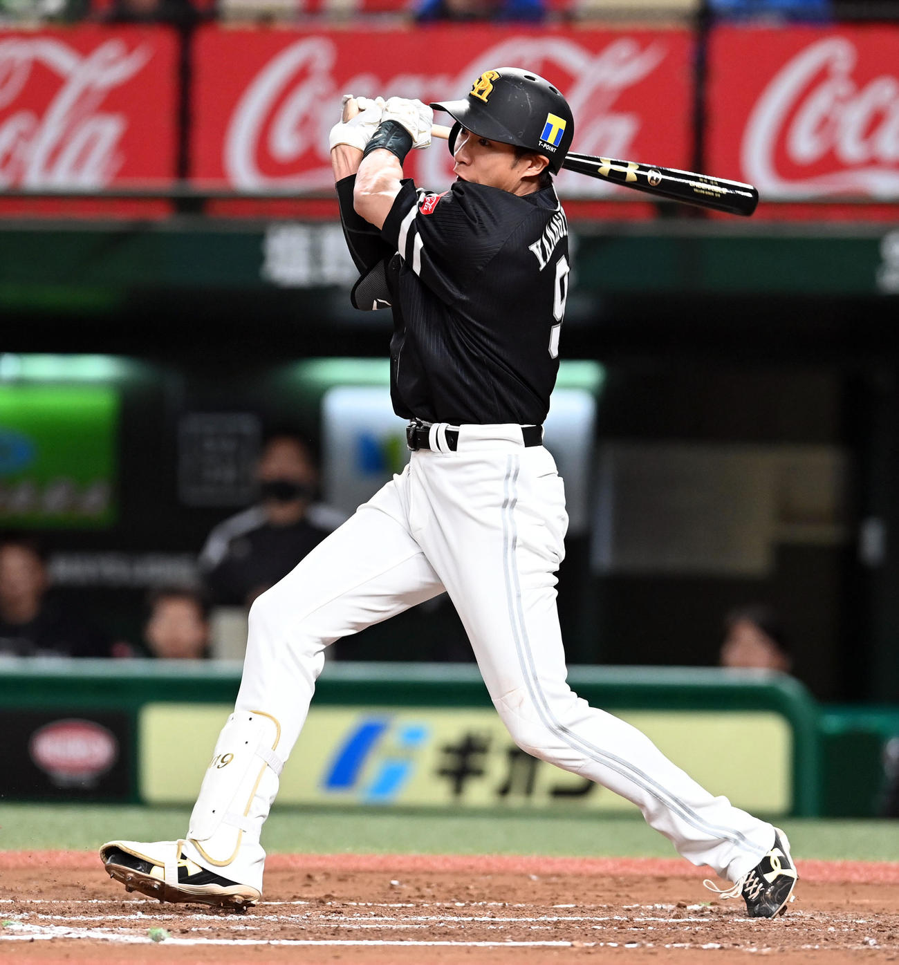 西武対ソフトバンク　7回表ソフトバンク1死三塁、左前に適時打を放つ柳田（撮影・たえ見朱実）