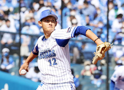 DeNA対巨人　先発し力投するDeNA阪口（撮影・鈴木正人）