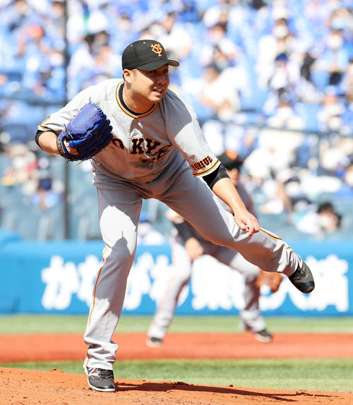 DeNA対巨人　先発し力投する巨人今村（撮影・鈴木正人）