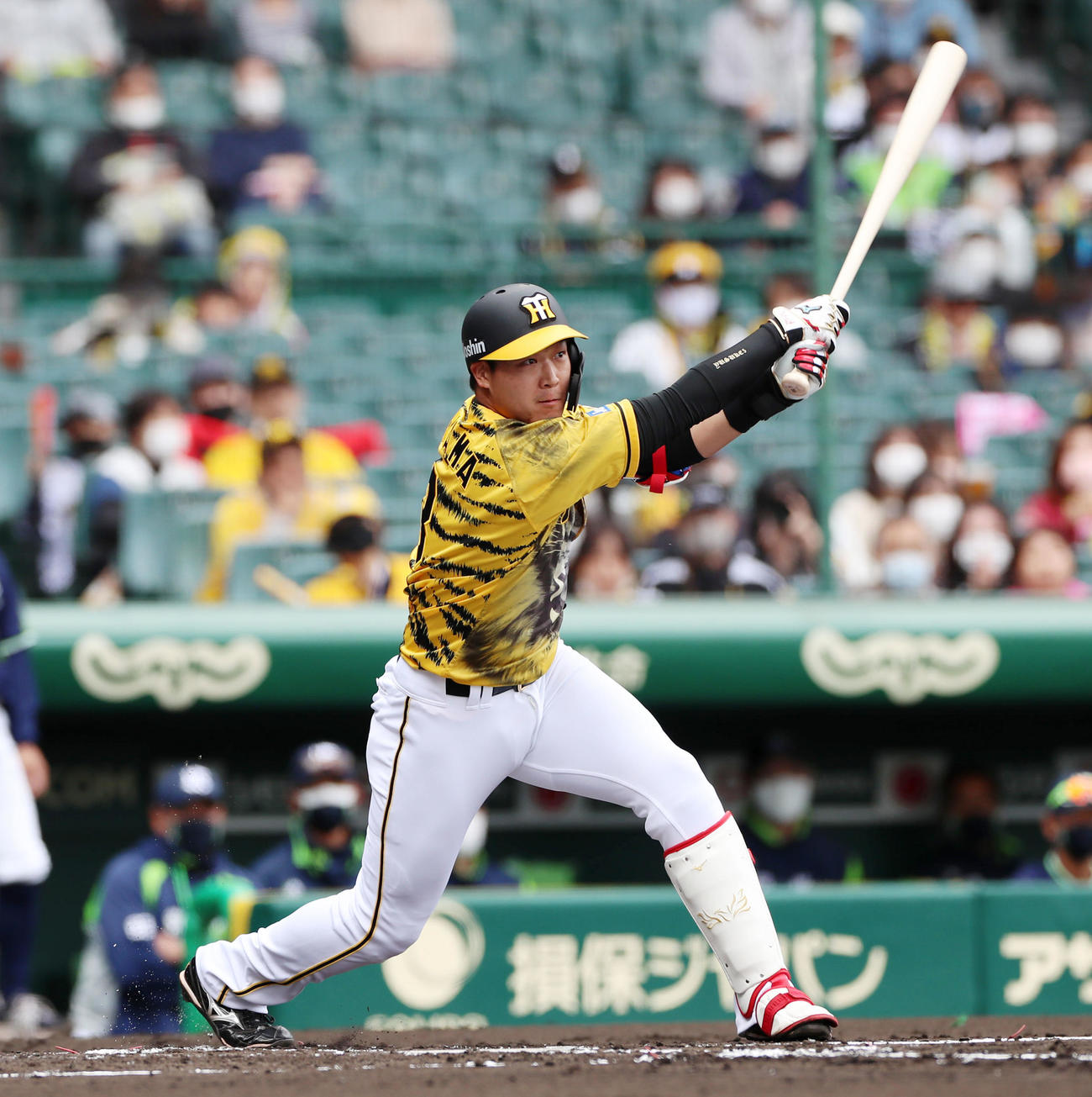 阪神対ヤクルト　1回裏阪神無死満塁、大山は右飛を放ち犠飛となる（撮影・加藤哉）