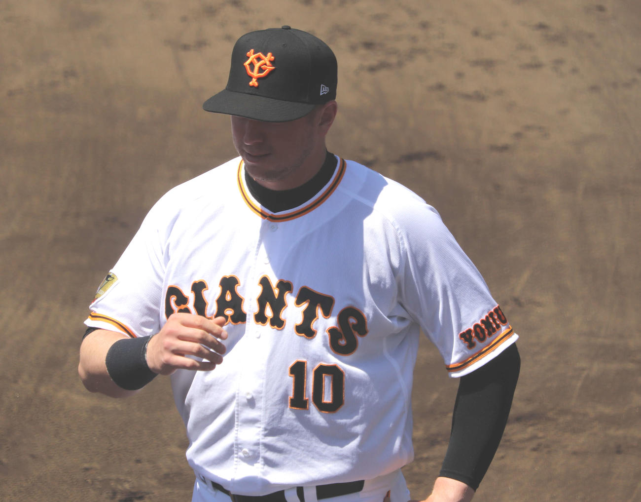 試合前練習に姿を見せた巨人スモーク（撮影・小早川宗一郎）