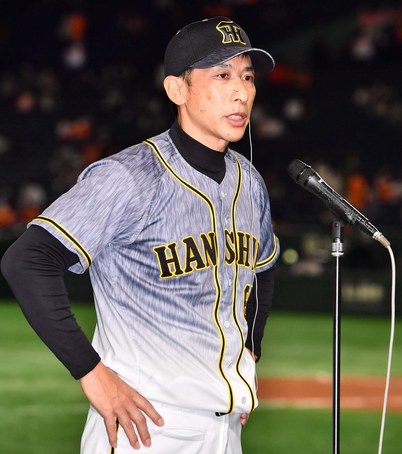 巨人対阪神　監督インタビューに応える矢野燿大監督（撮影・上田博志）