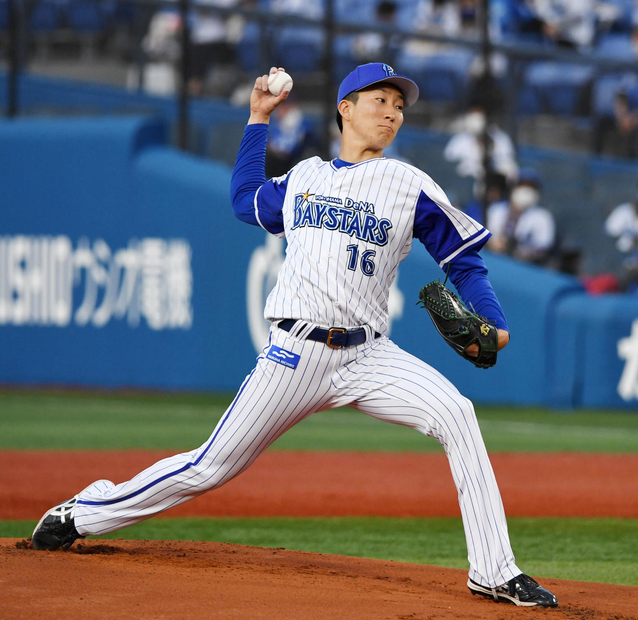 DeNA対中日　力投するDeNA先発の大貫（撮影・横山健太）