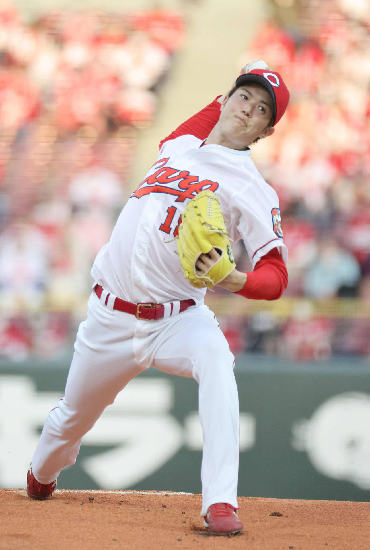 広島対ヤクルト　力投する広島先発の森下（撮影・加藤孝規）