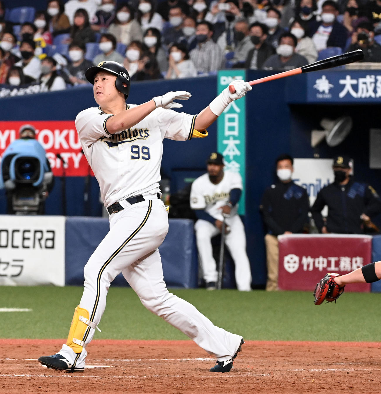 オリックス対西武　5回裏オリックス2死一、二塁、杉本は右翼線に勝ち越し適時打を放つ（撮影・前岡正明）