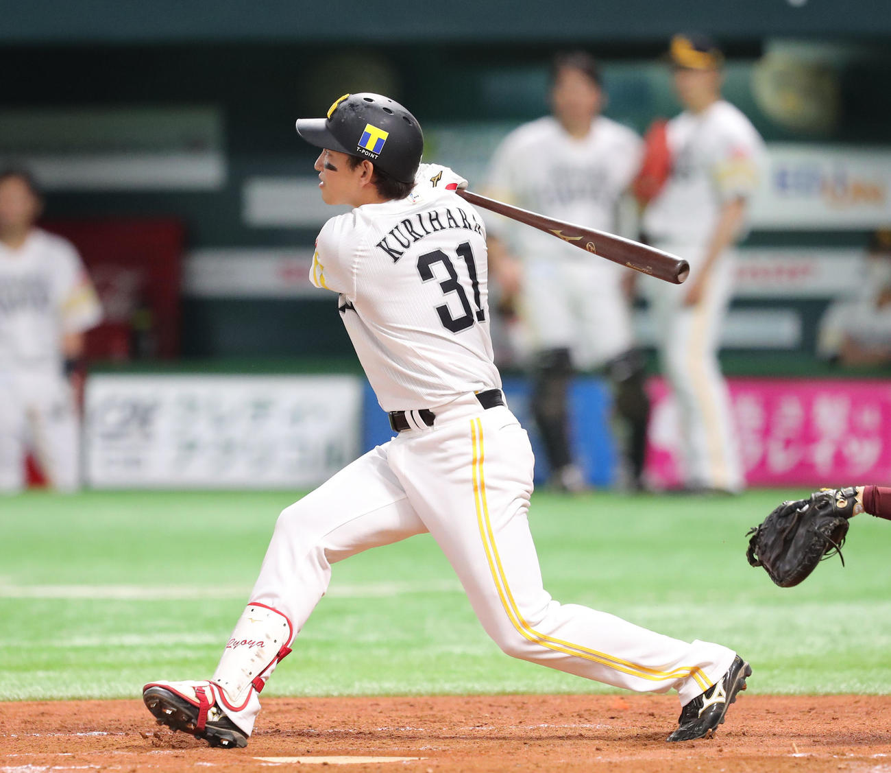 ソフトバンク対楽天　3回裏ソフトバンク1死一、三塁、栗原陵矢は右前に適時打を放つ（撮影・梅根麻紀）