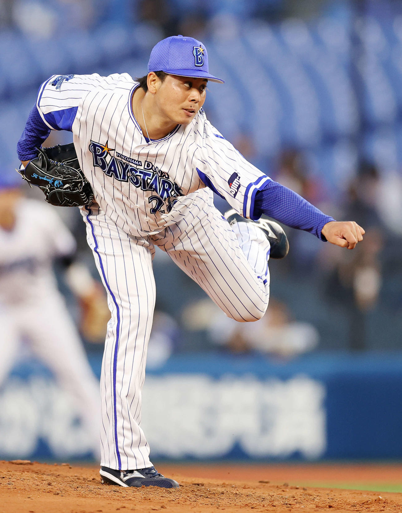 DeNA対中日　先発し力投するDeNA浜口（撮影・鈴木正人）