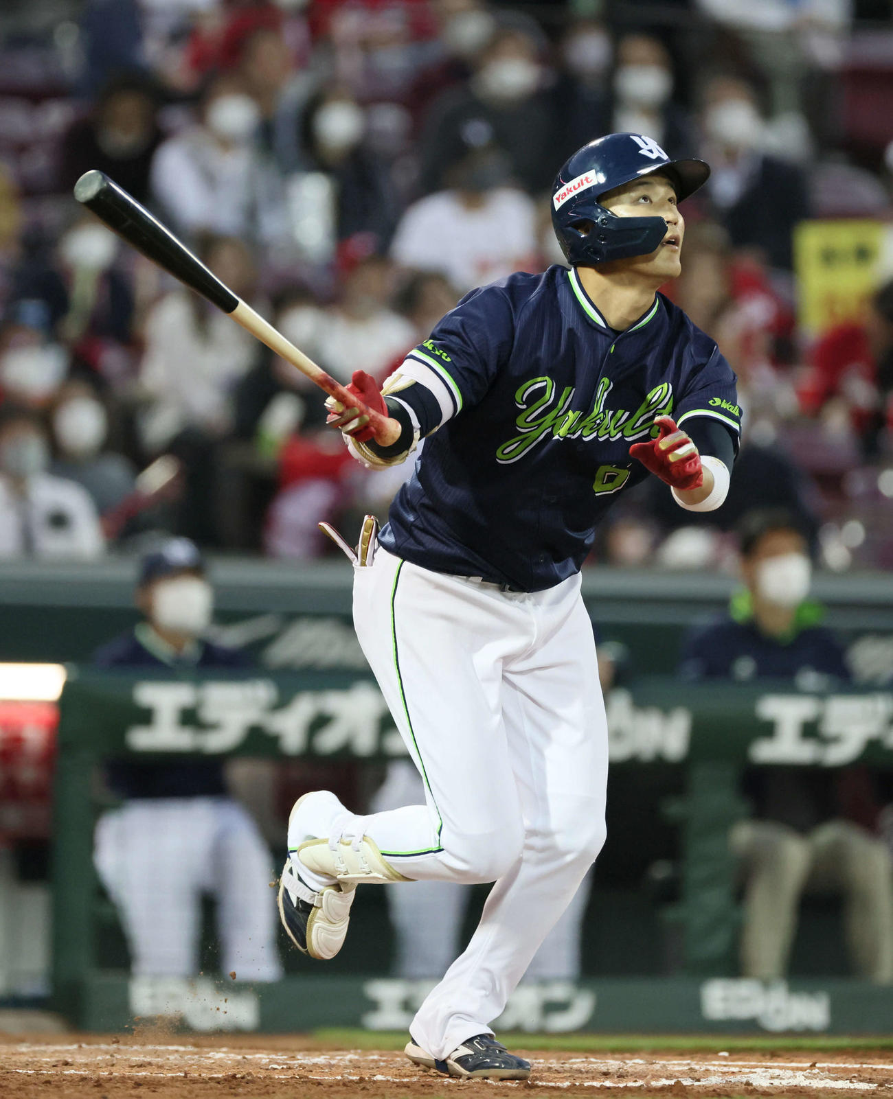 広島対ヤクルト　3回表ヤクルト無死一塁、元山は勝ち越しの右越え2点本塁打を放つ（撮影・加藤孝規）