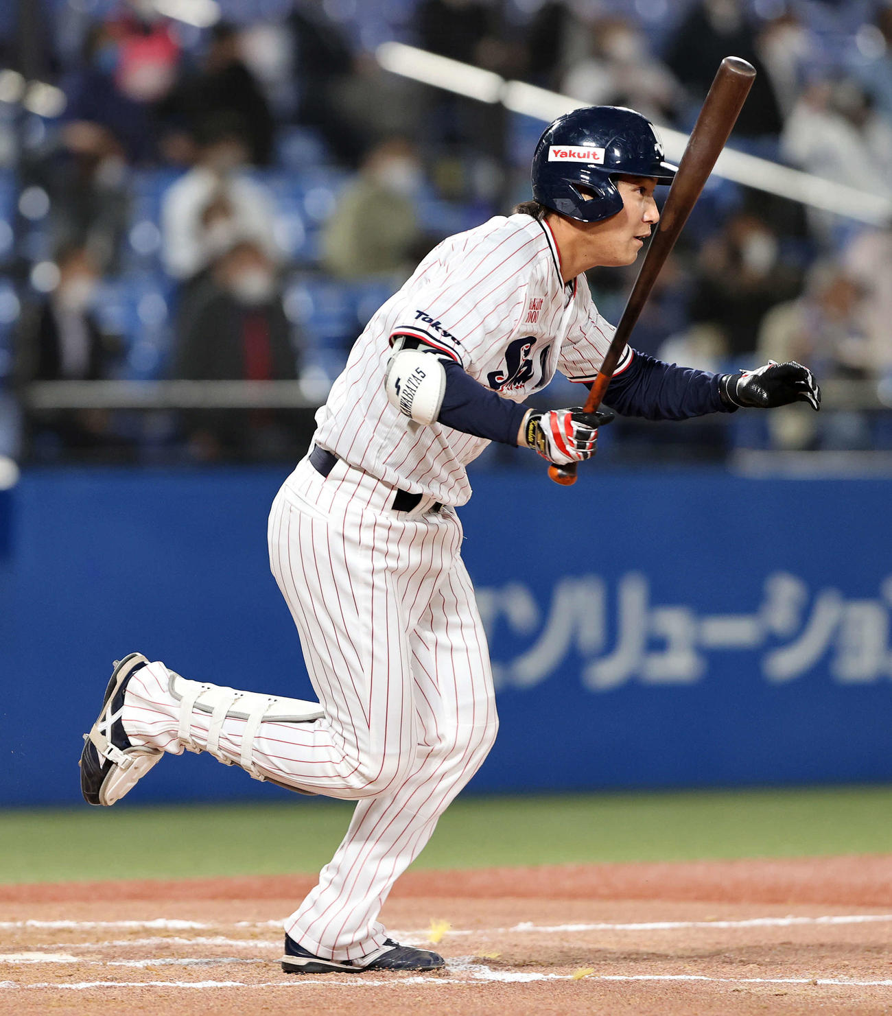 ヤクルト対中日　6回裏ヤクルト2死三塁、川端は右前適時打を放つ（撮影・鈴木正人）