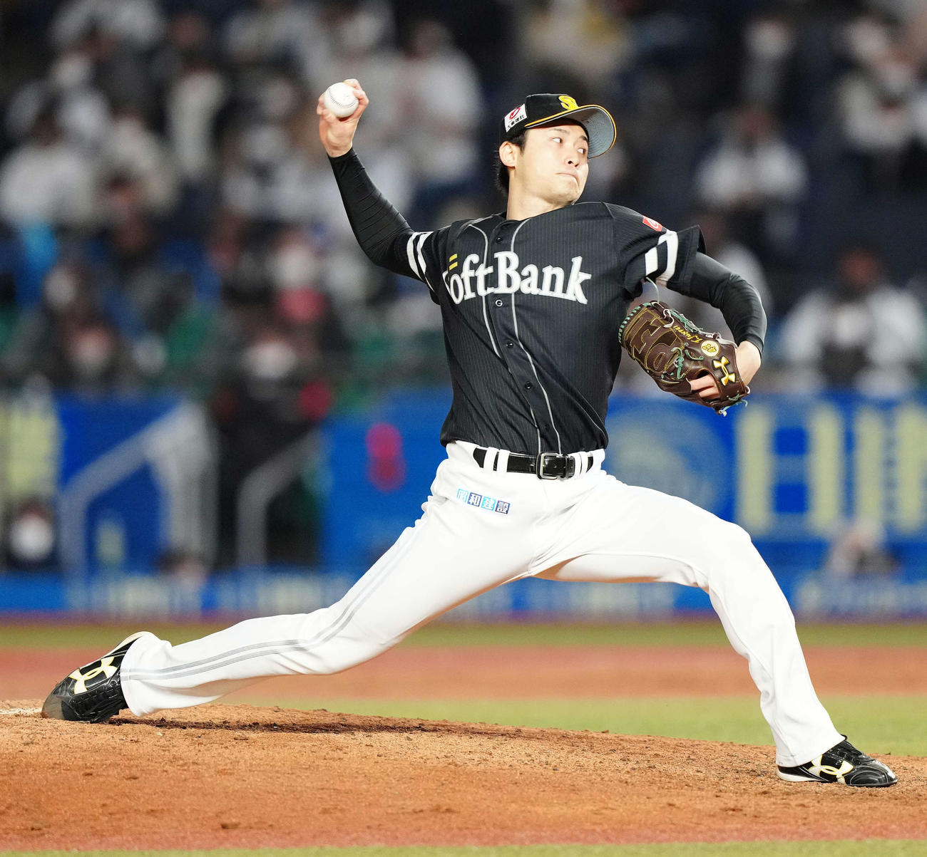 ロッテ対ソフトバンク　ソフトバンク4番手の高橋純（撮影・江口和貴）