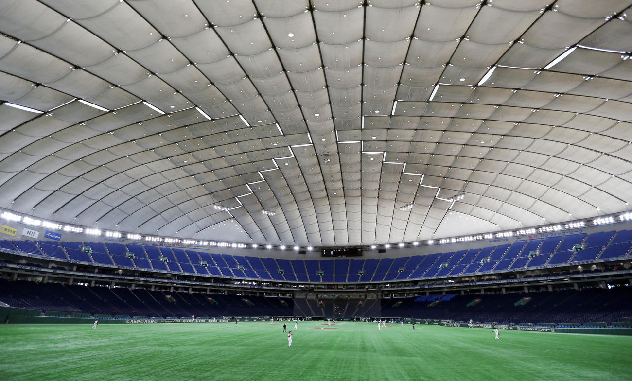 3月、無観客の東京ドームで行われる練習試合の巨人－DeNA戦