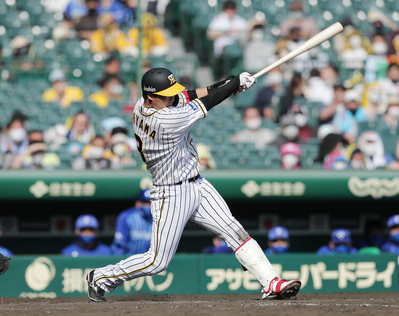 阪神対DeNA 4回裏阪神無死一塁、左前打を放つ大山（撮影・前田充）