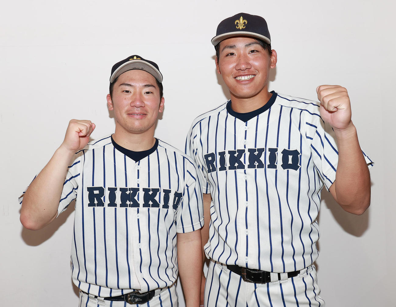 早大対立大　笑顔で勝利を喜ぶ立大・宮（左）と東（撮影・野上伸悟）
