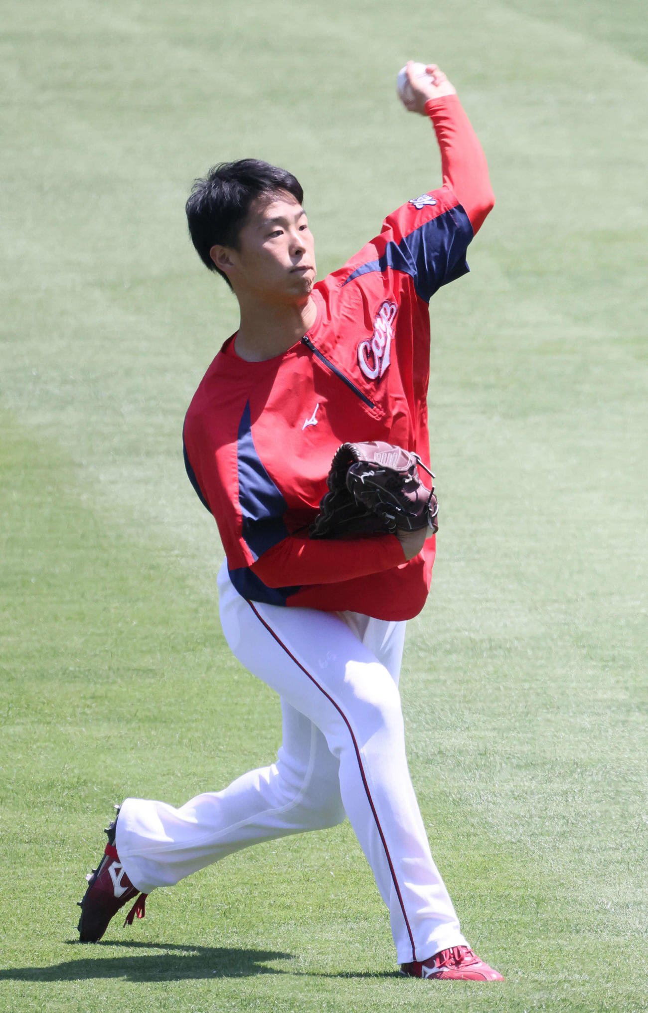 広島投手指名練習　キャッチボールをする玉村（撮影・加藤孝規）