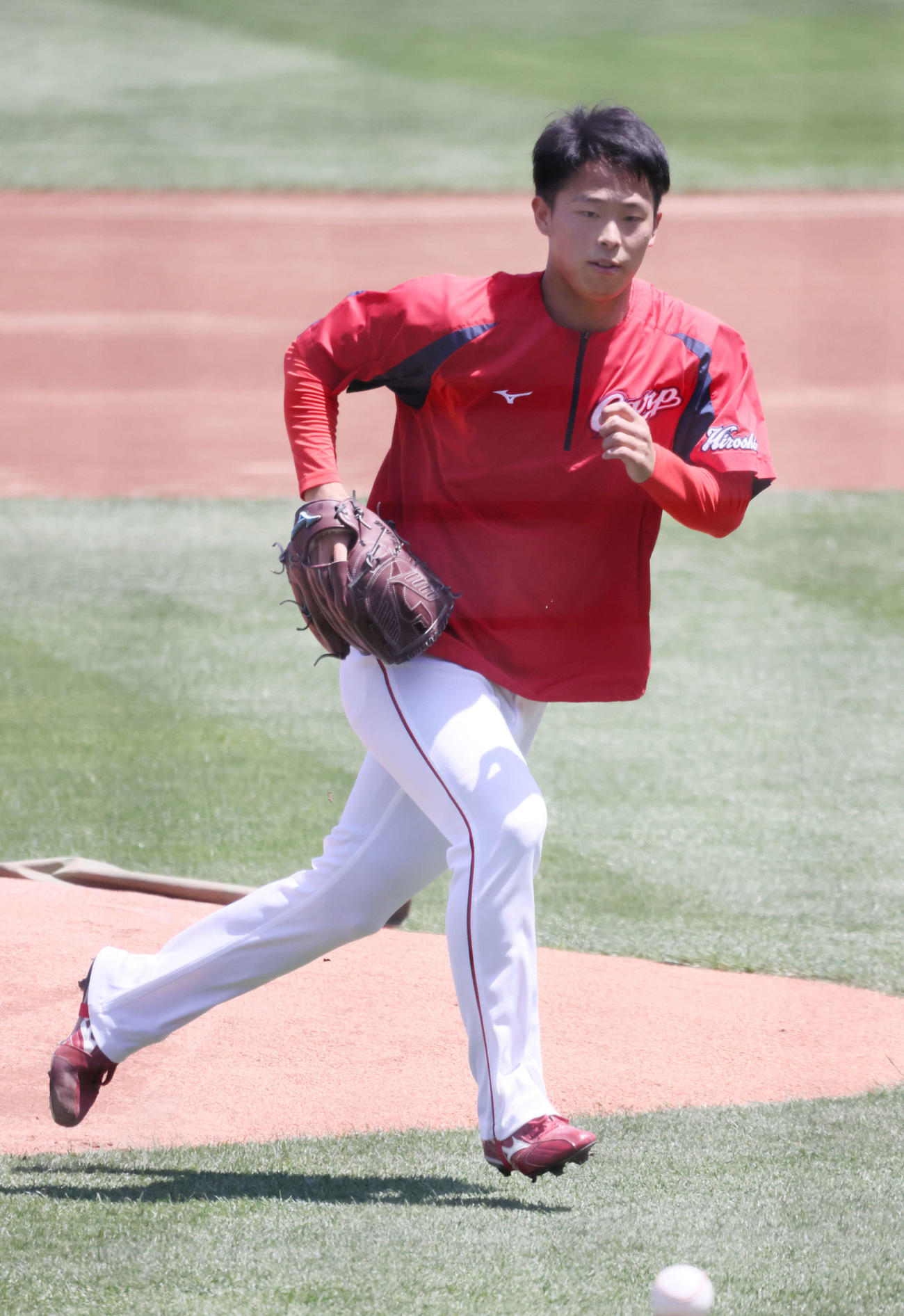 広島投手指名練習　キャッチボールをする玉村（撮影・加藤孝規）