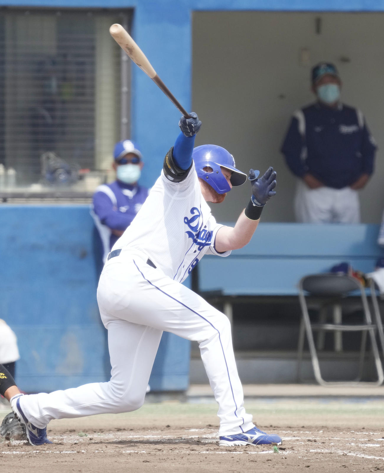 ウエスタン中日対ソフトバンク　2回裏中日無死、空振り三振に倒れるガーバー（撮影・森本幸一）