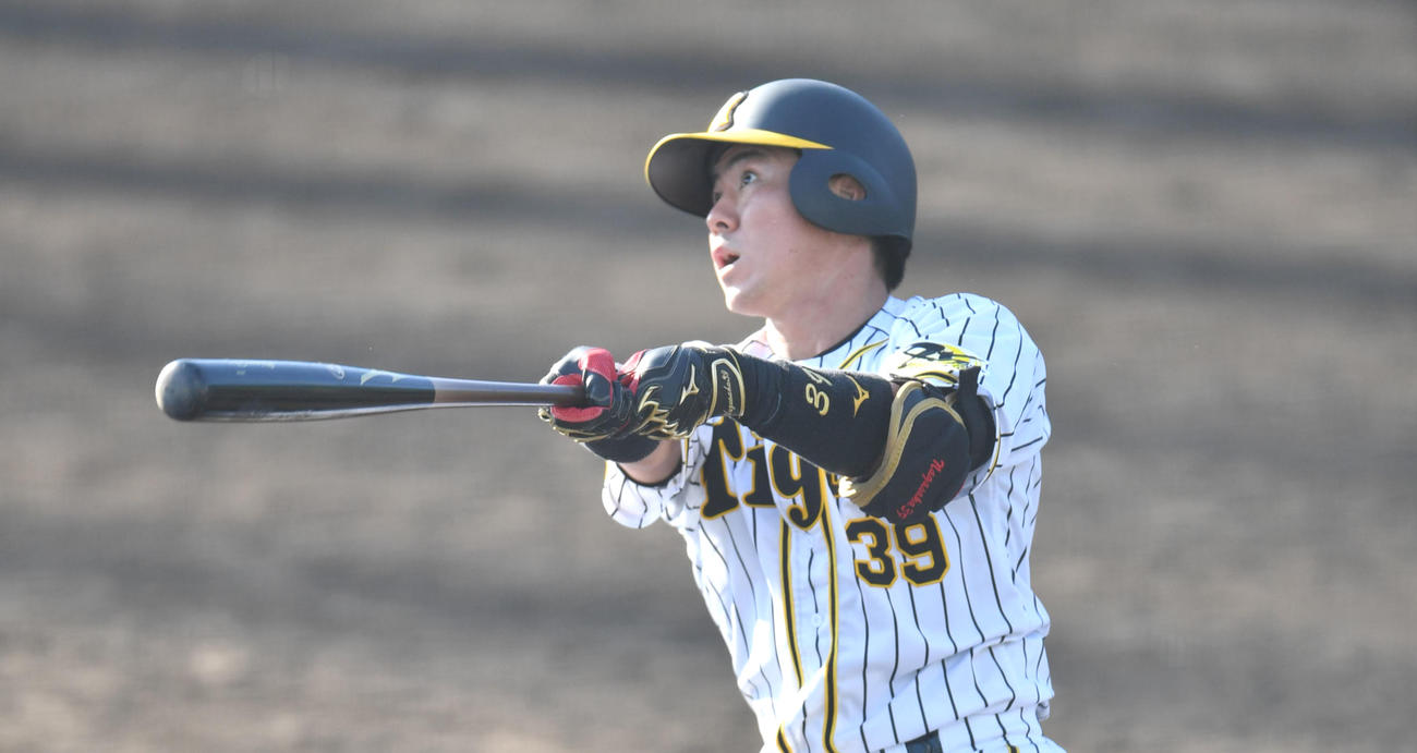 阪神長坂拳弥（2020年10月14日撮影）
