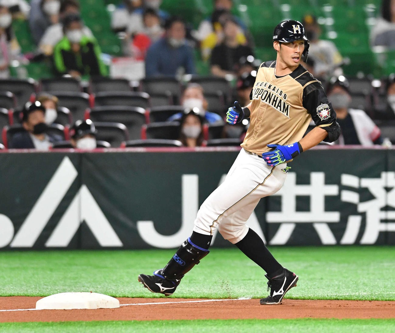 ソフトバンク対日本ハム　3回表日本ハム2死一、二塁、大田は中越え2点適時三塁打を放つ（撮影・岩下翔太）