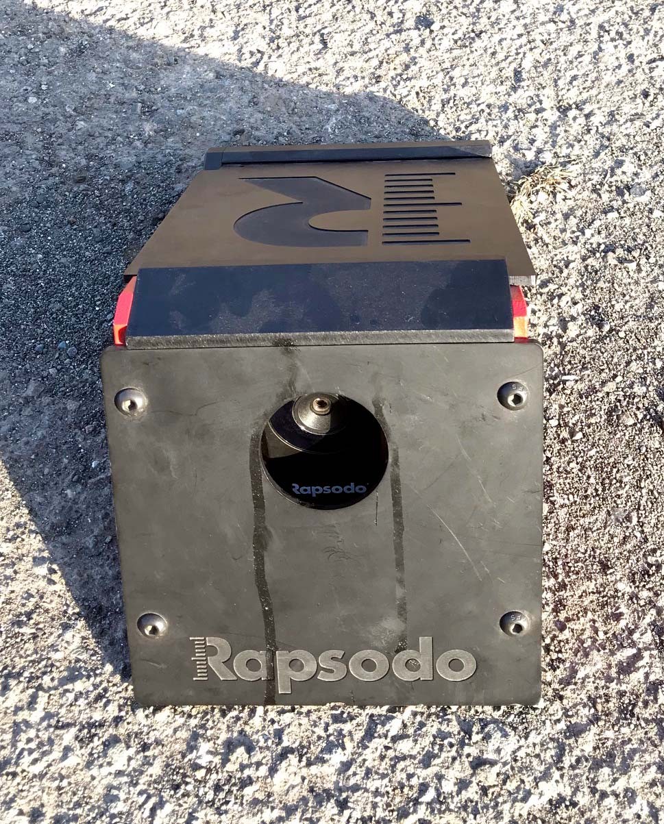 ロッテ河村から星槎道都大に贈られた計測システムの機器（撮影・永野高輔）