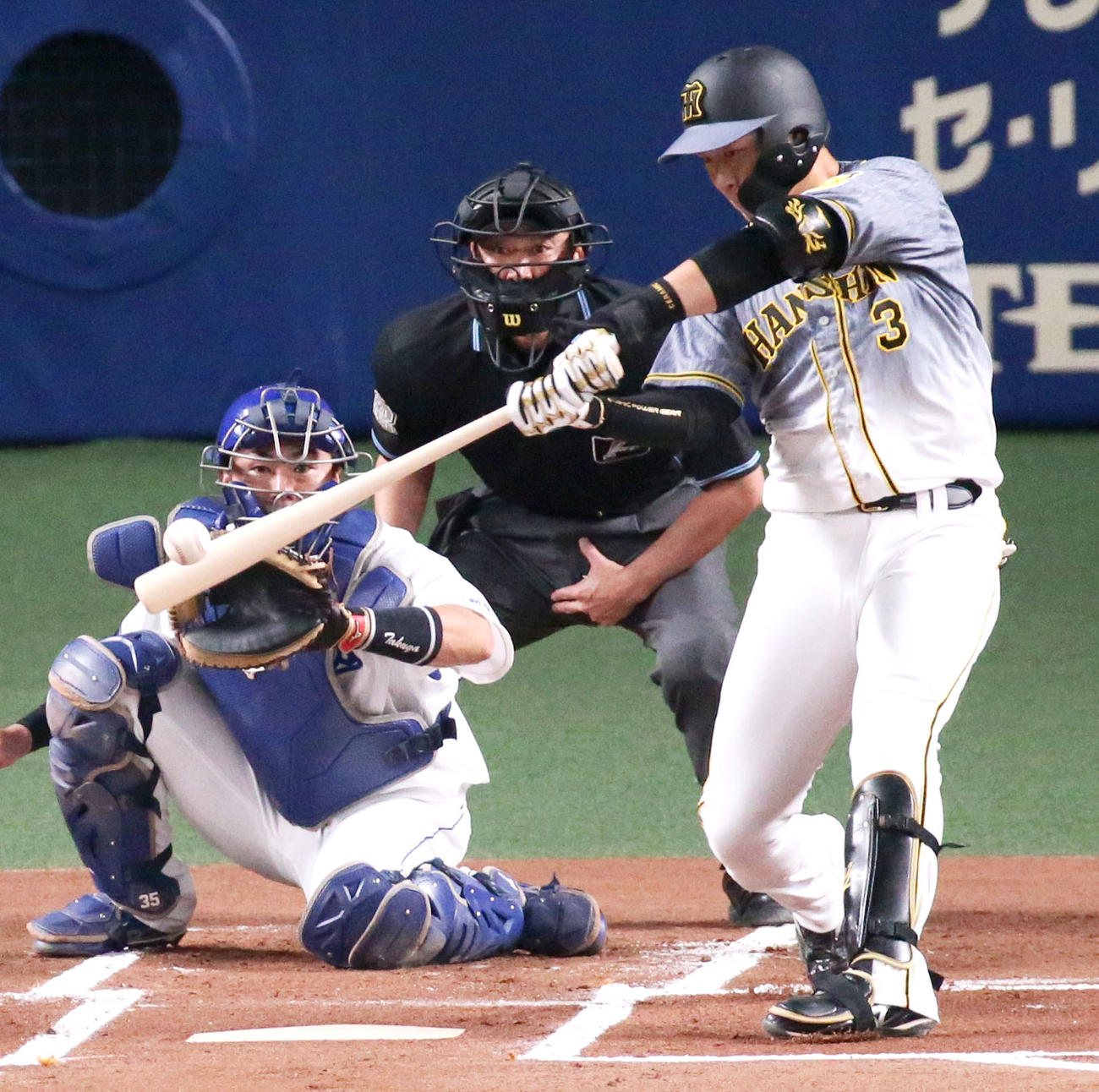 中日対阪神　1回表阪神2死三塁、大山は先制の左前適時打を放つ（撮影・上山淳一）