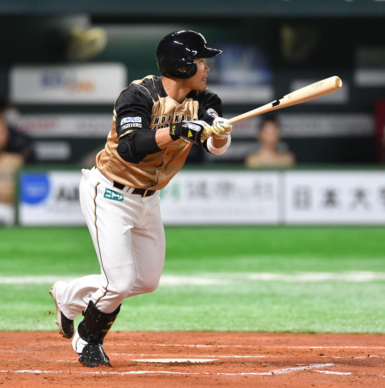 ソフトバンク対日本ハム　3回表日本ハム無死、王柏融は中二塁打を放つ（撮影・岩下翔太）