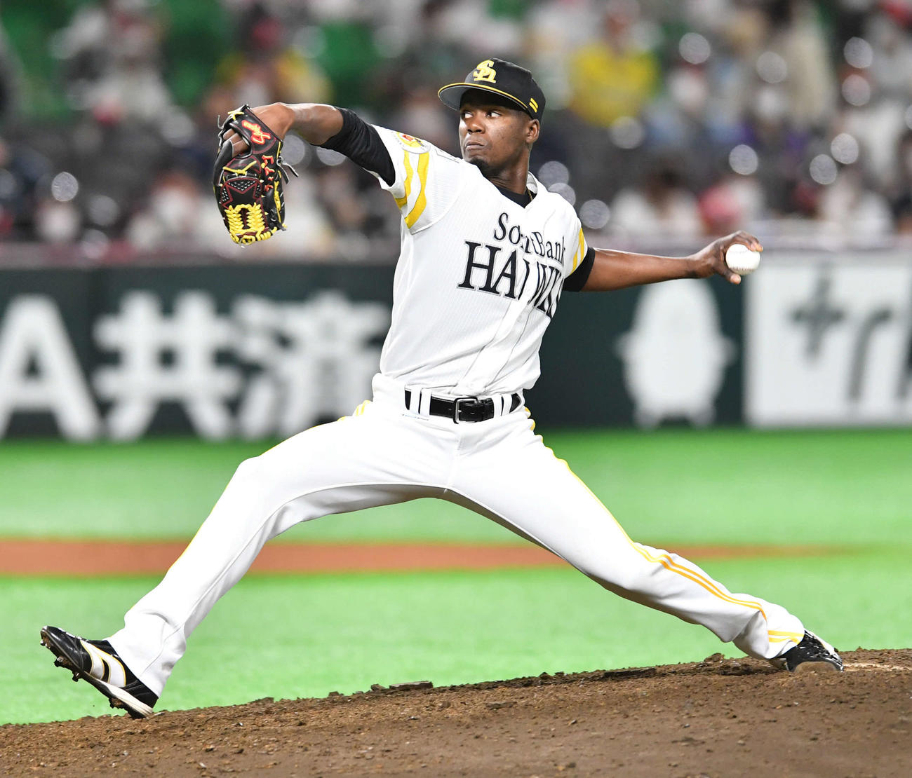 ソフトバンク対日本ハム　8回表より登板した、ソフトバンク2番手のリバン・モイネロ（撮影・岩下翔太）