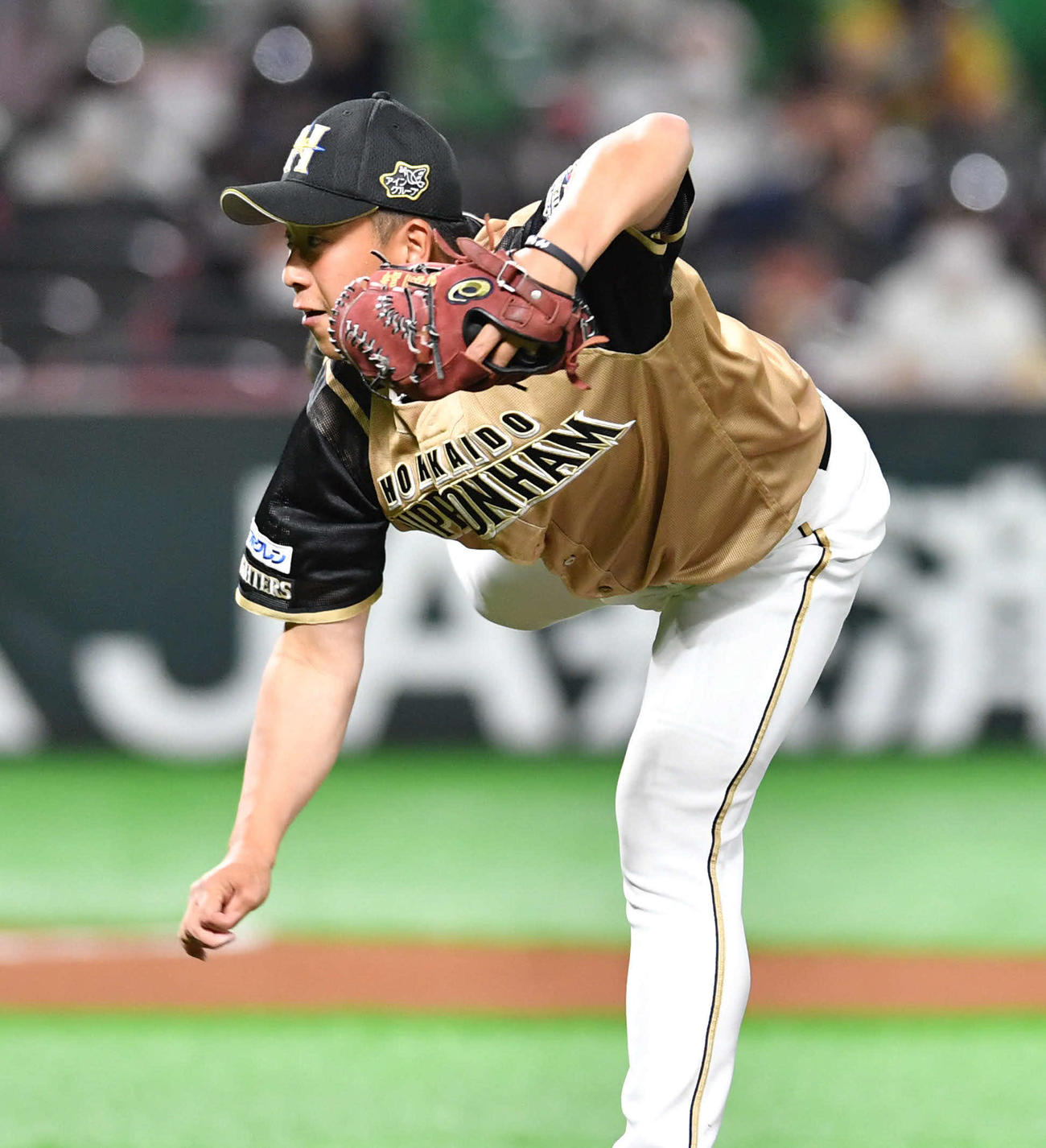 ソフトバンク対日本ハム　8回裏より登板した、日本ハム2番手の谷川（撮影・岩下翔太）