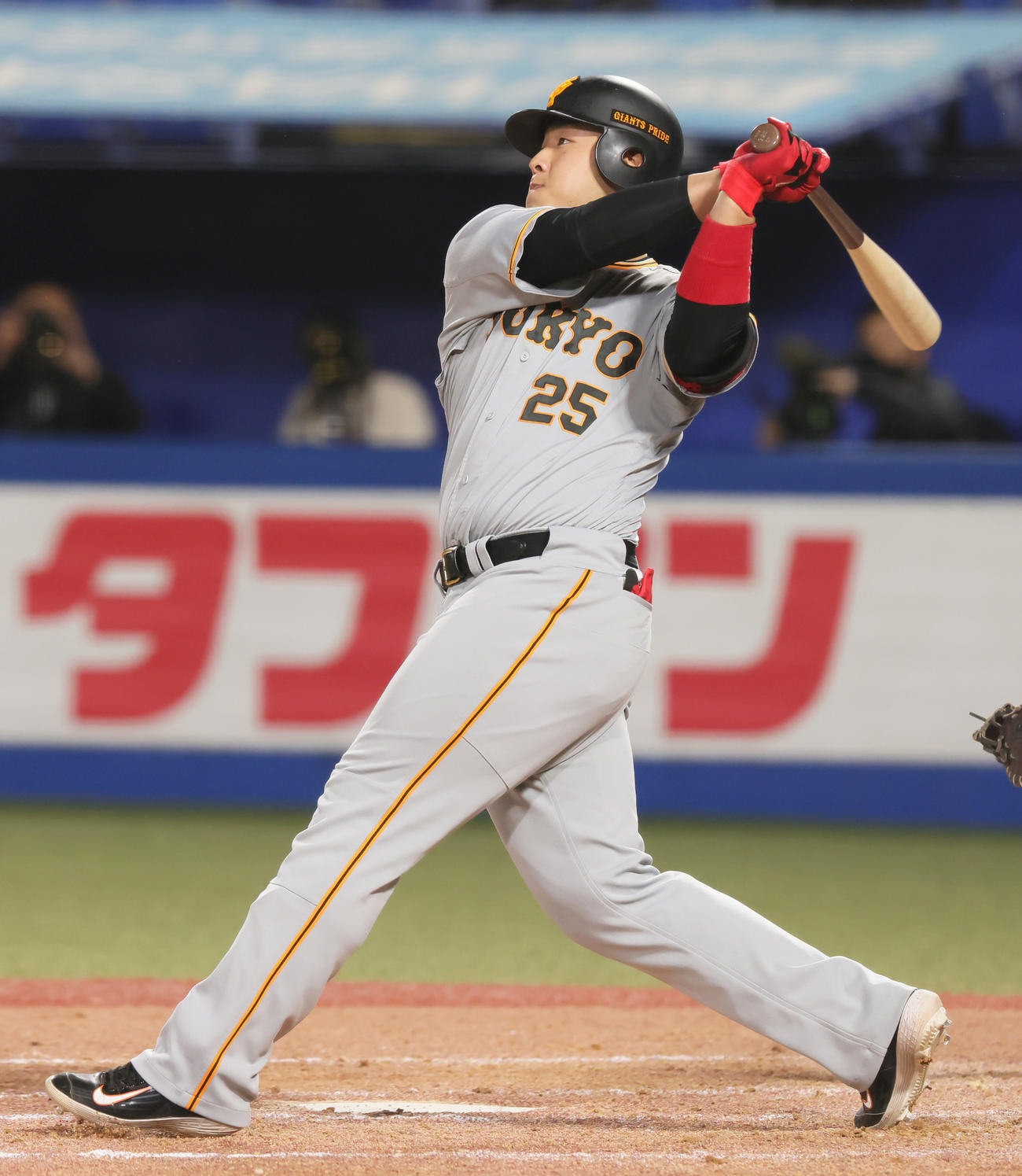 巨人岡本和真（2021年4月28日撮影）