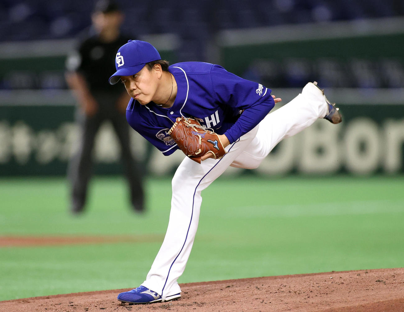 巨人対中日　中日先発の柳（撮影・狩俣裕三）