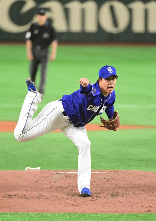 巨人対中日　中日先発の柳（撮影・小沢裕）
