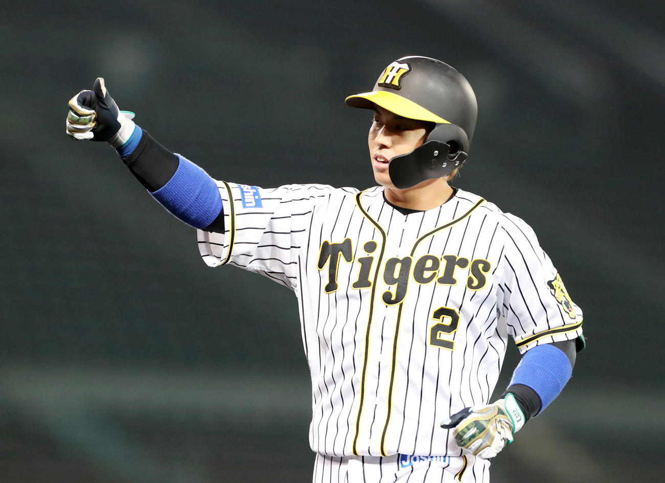阪神対広島　5回裏阪神無死一、二塁、梅野は中前適時打を放つ（撮影・加藤哉）