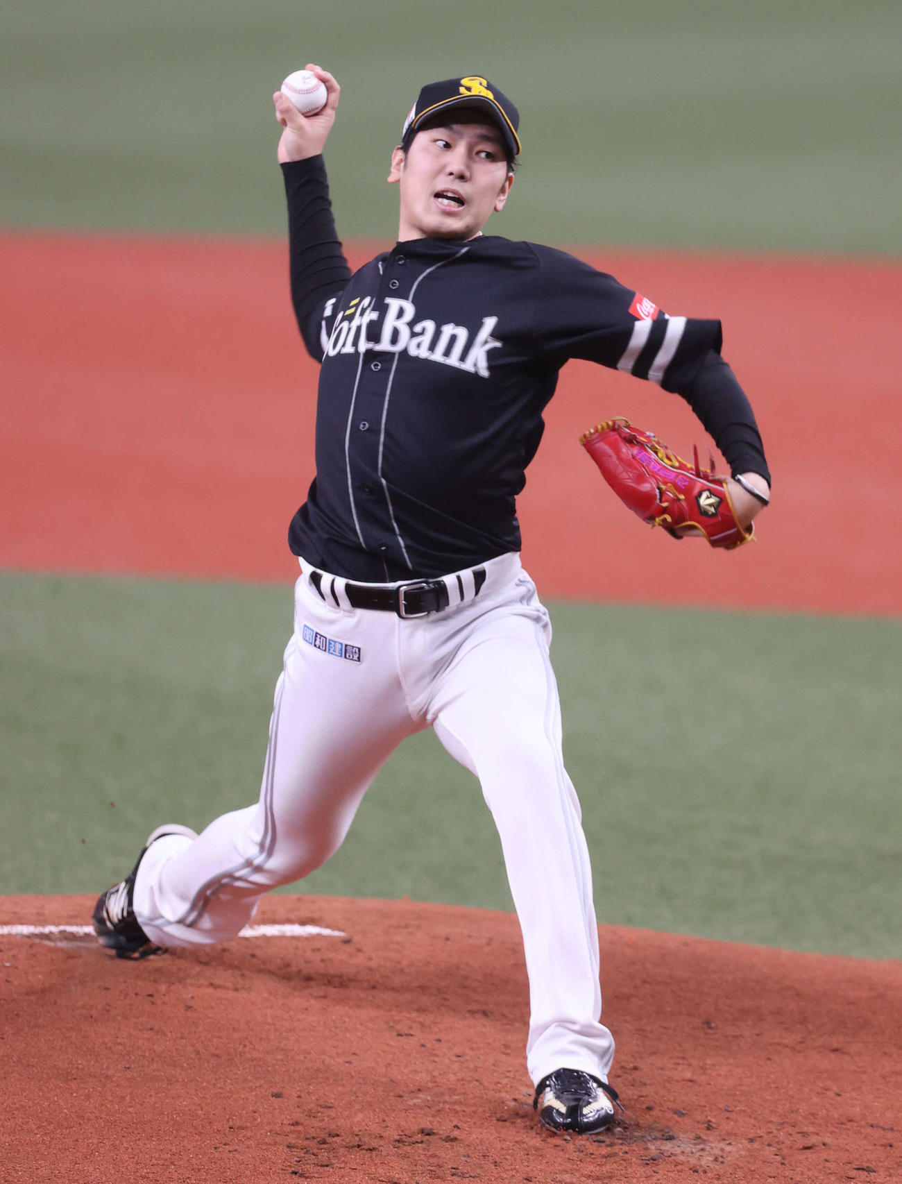 オリックス対ソフトバンク好投するソフトバンク先発の石川（撮影・渦原淳）