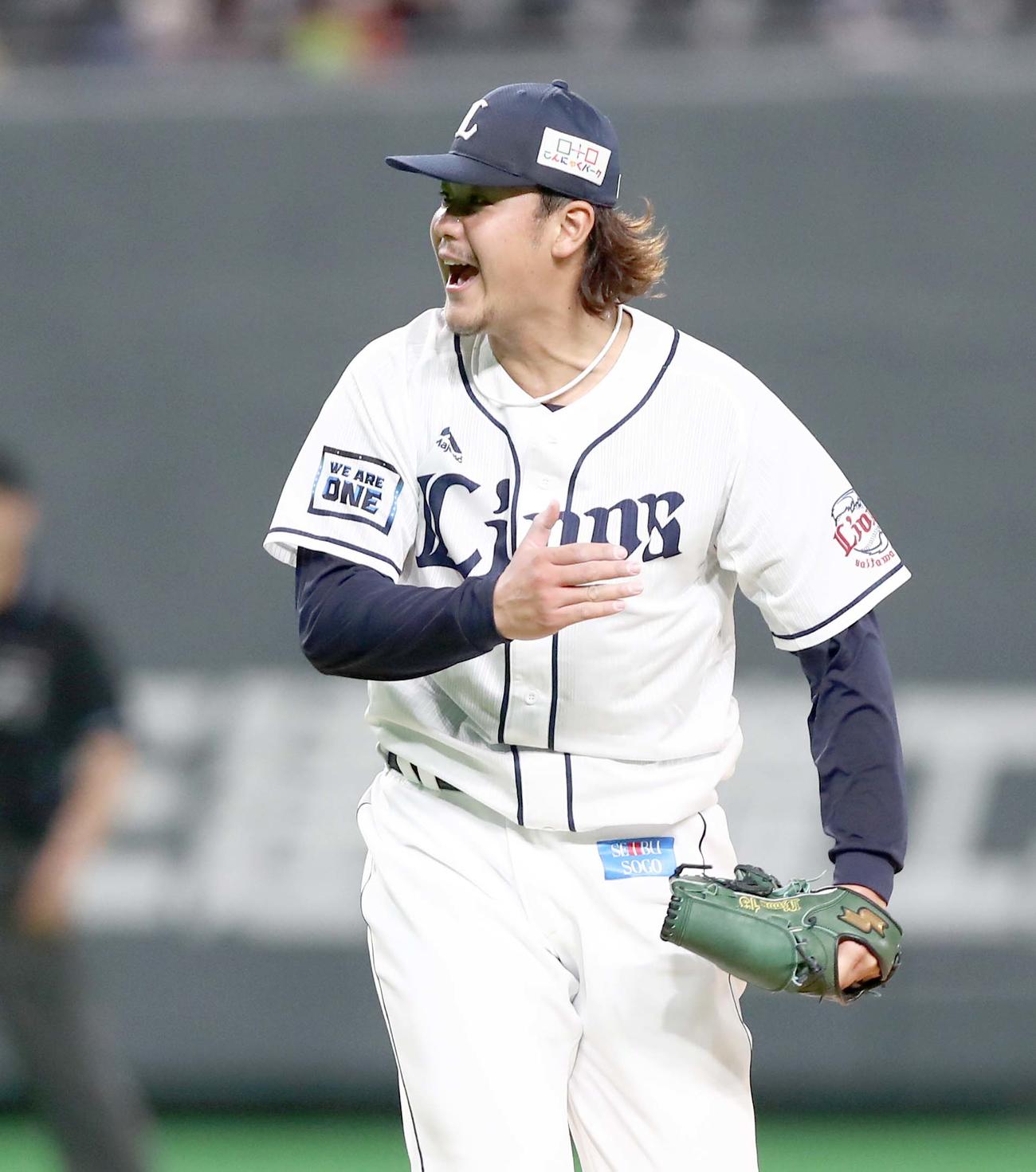 日本ハム対西武　5回裏日本ハム2死満塁、近藤を三振にとり叫ぶ高橋（撮影・黒川智章）